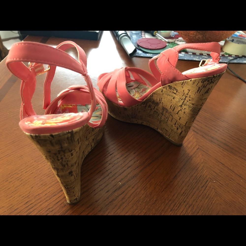 Summer wedges - Picture 3 of 3